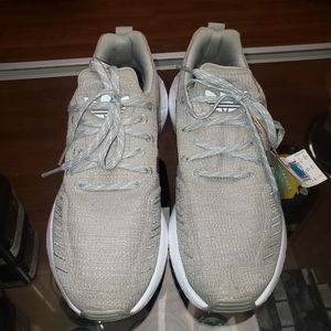 ADIDAS SWIFT RUN TAN SIZE 5